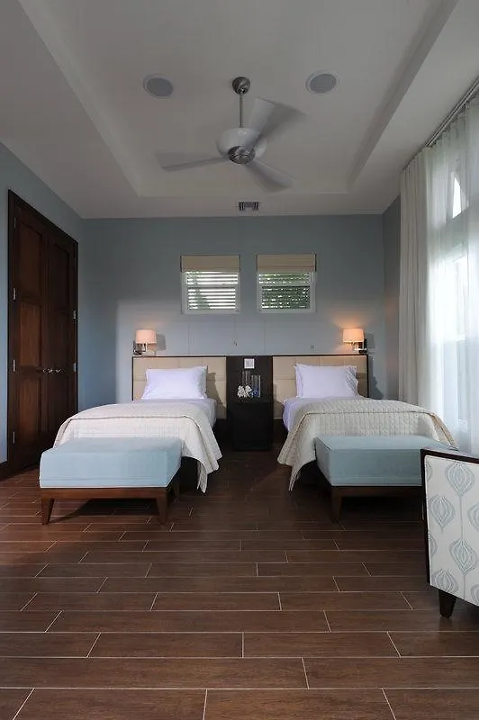 Cotton Tree Hotel West Bay
